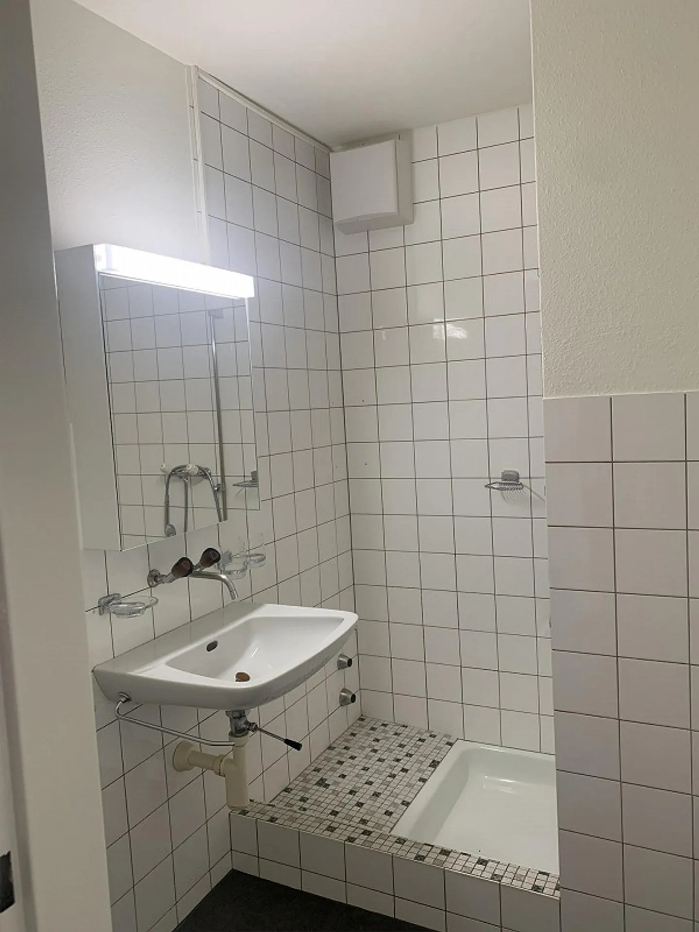 Perfect for Singles - Photo 2 of 6