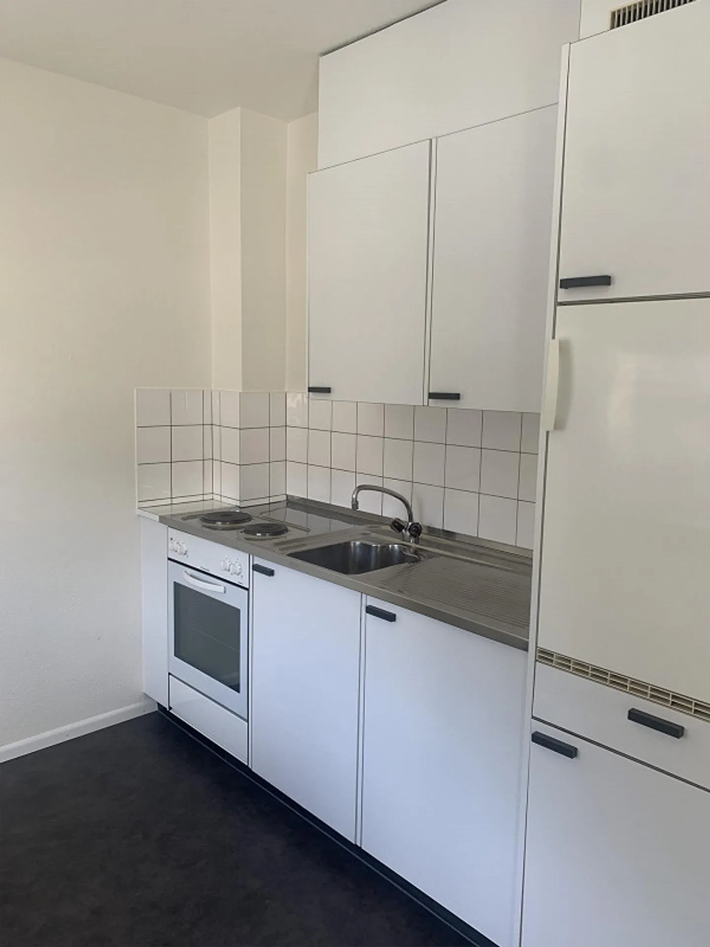 Perfect for Singles - Photo 3 of 6