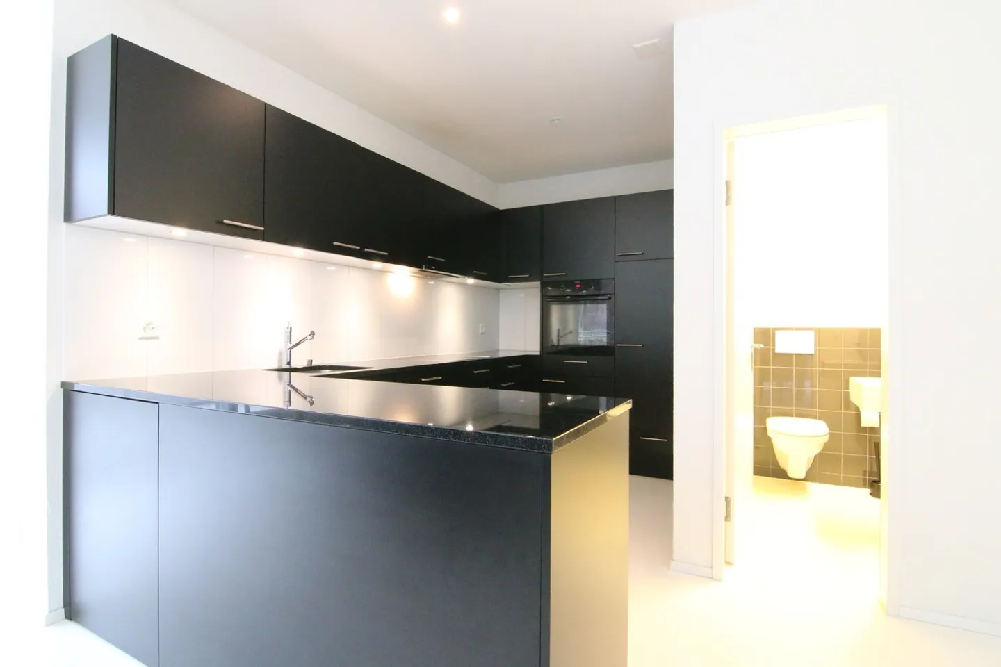Appartement lumineux de 3,5 pièces avec standard de propriété - Photo 2 sur 7