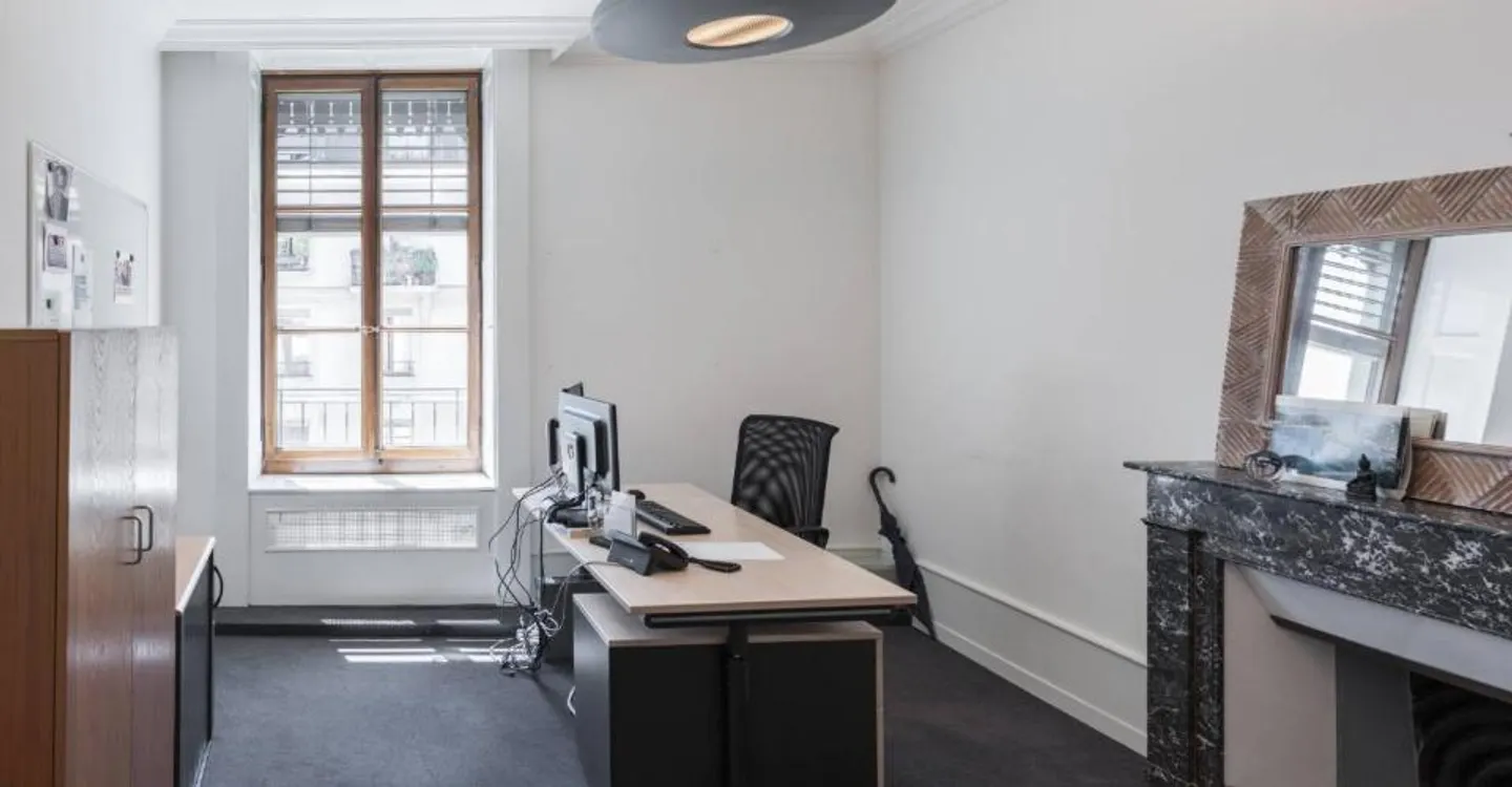 SPLENDID OFFICE SPACE IN A PRESTIGIOUS NEIGHBORHOOD - Photo 4 of 12
