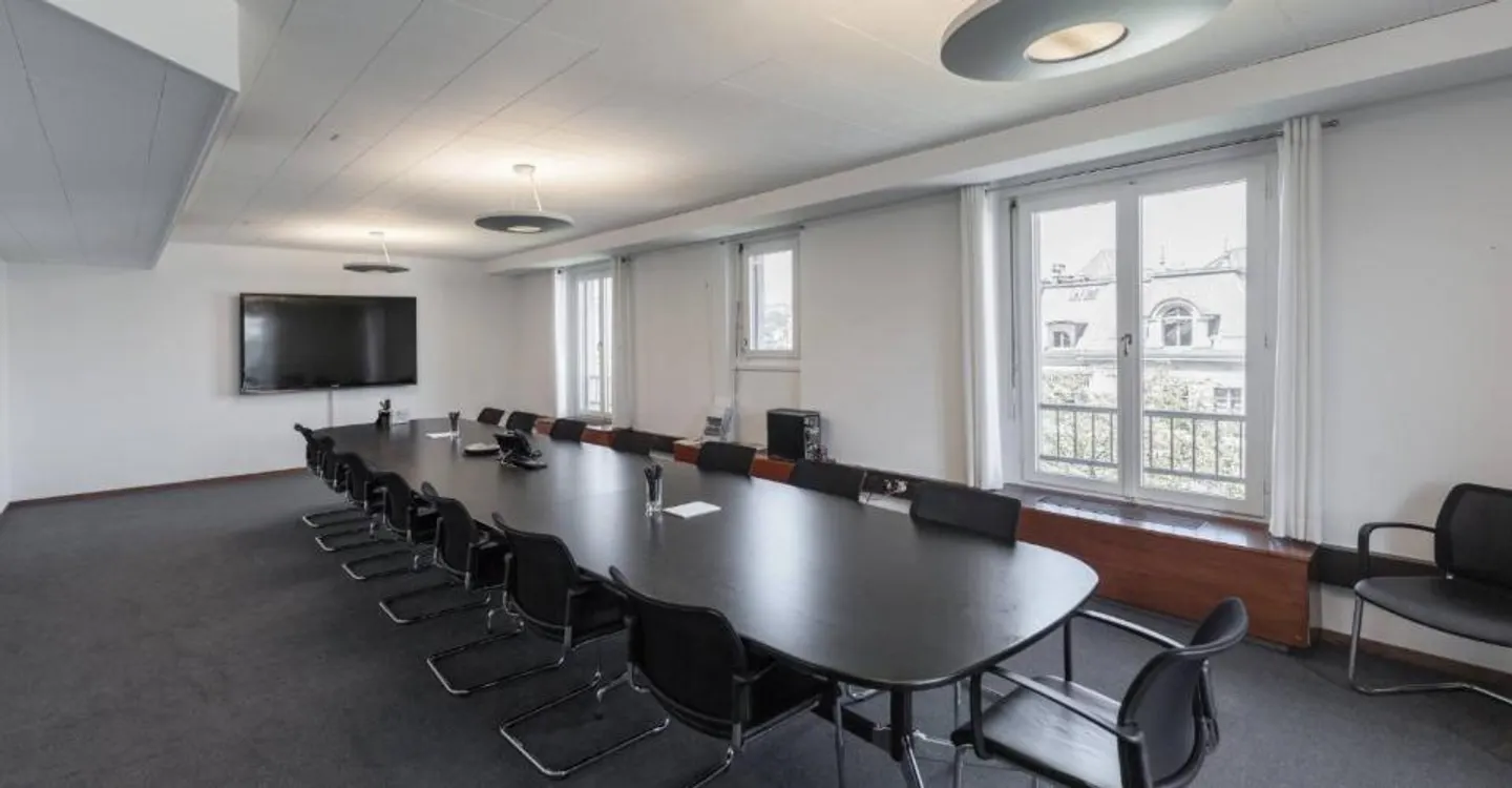SPLENDID OFFICE SPACE IN A PRESTIGIOUS NEIGHBORHOOD - Photo 8 of 12