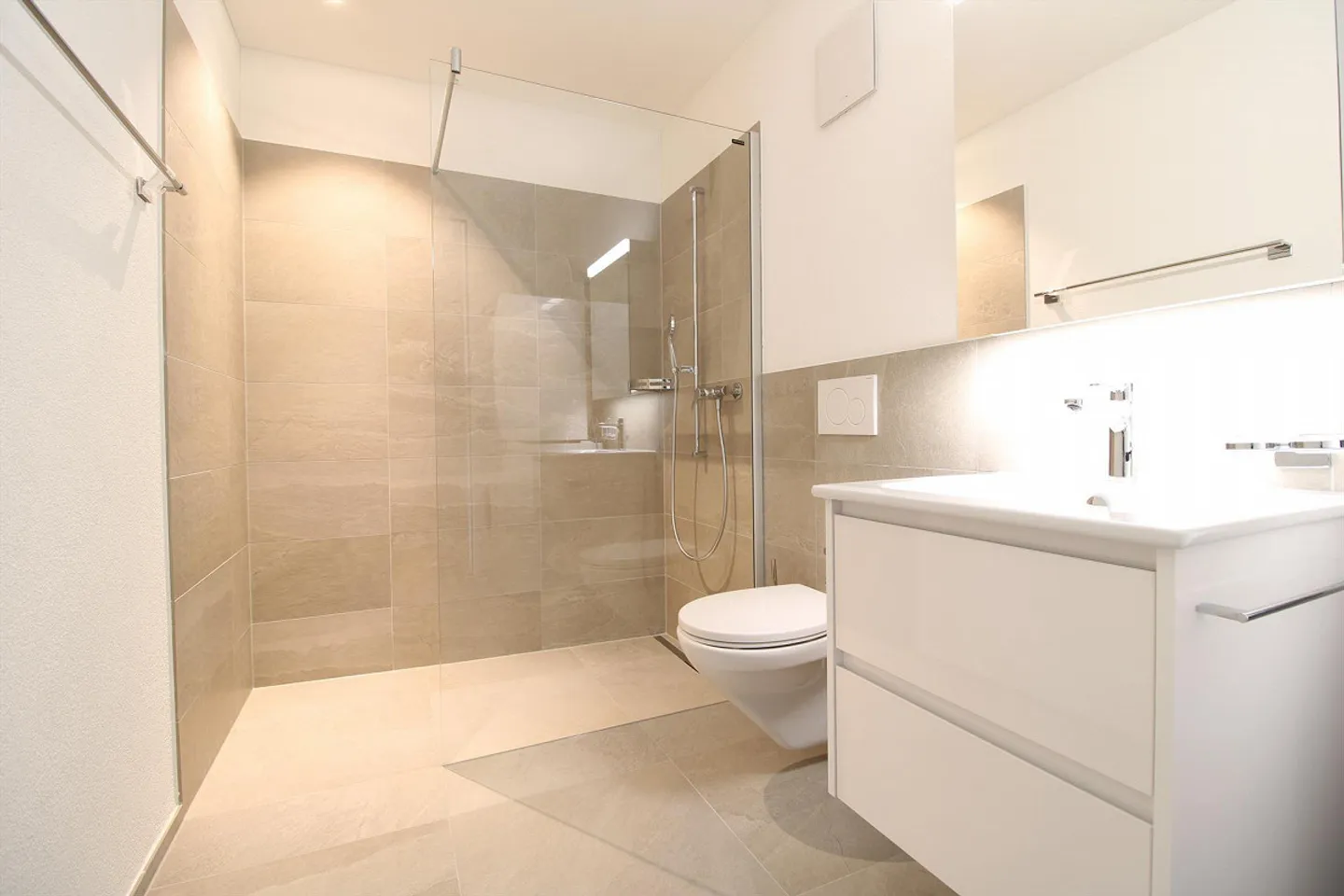 Moderne 2.5-Zimmer-Wohnung in Berg - Foto 5 von 7