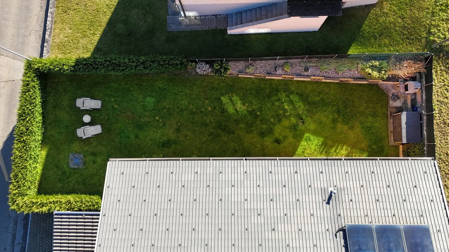 Solide 893 m³ Raumvolumen, Licht und Natur - Foto 7 von 36