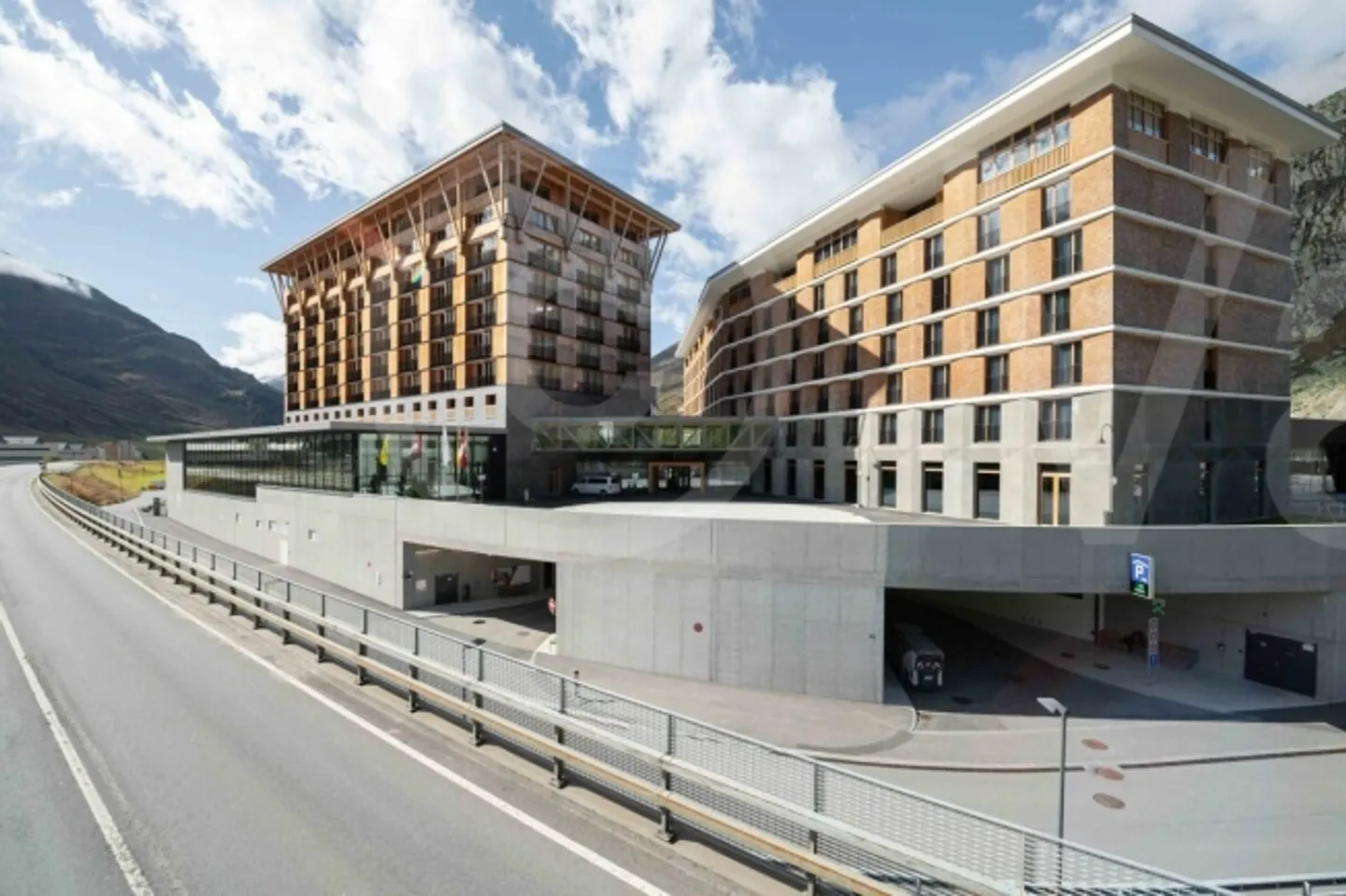 APARTMENT GOTTHARD RESIDENCES - Photo 1 of 9