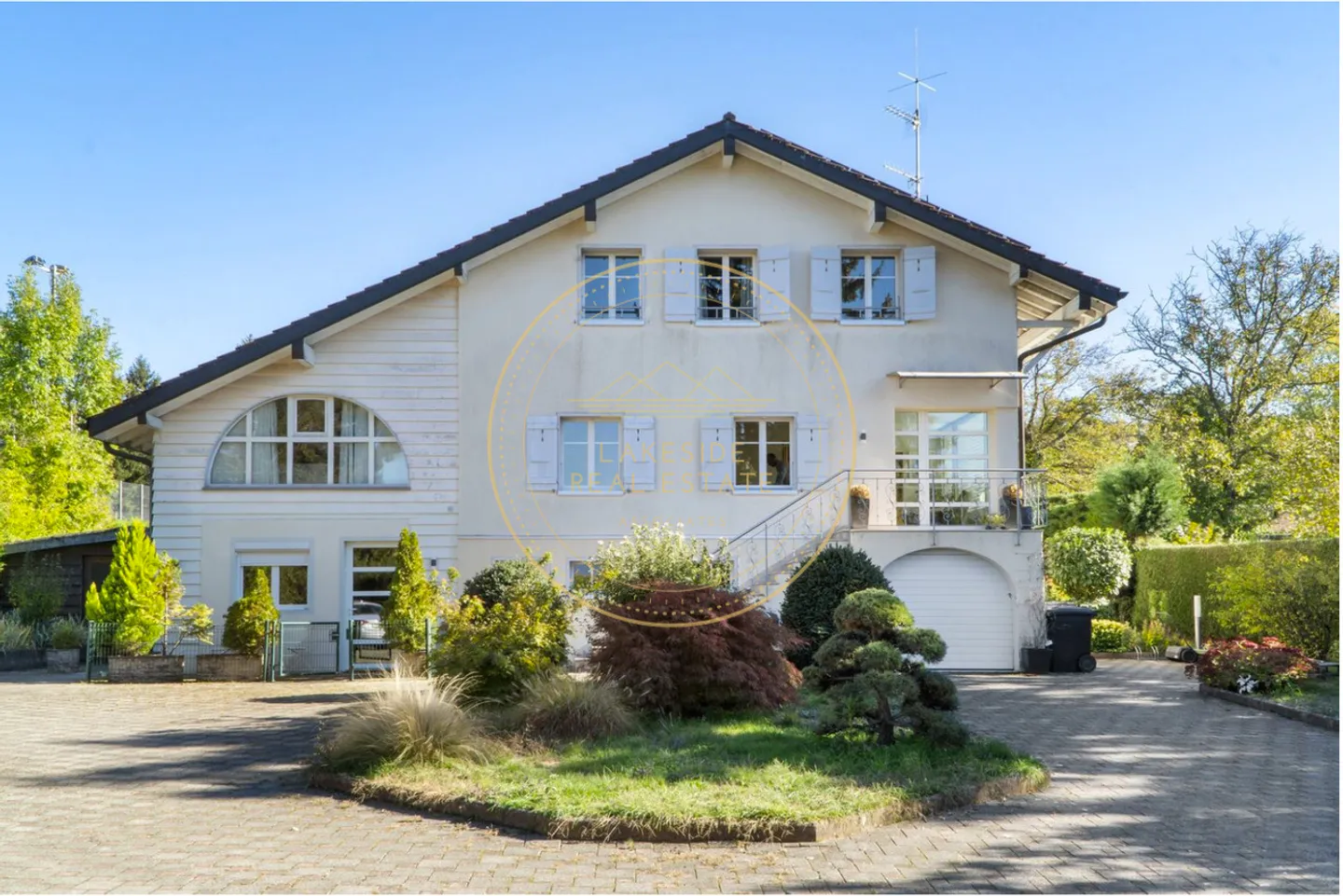 Kleines Wohngebäude mit 4 Wohnungen - Foto 1 von 1