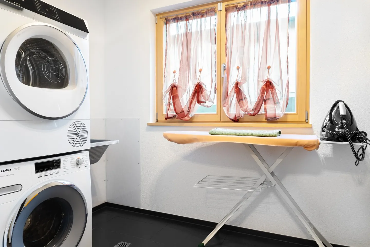 Solide 893 m³ Raumvolumen, Licht und Natur - Foto 21 von 36