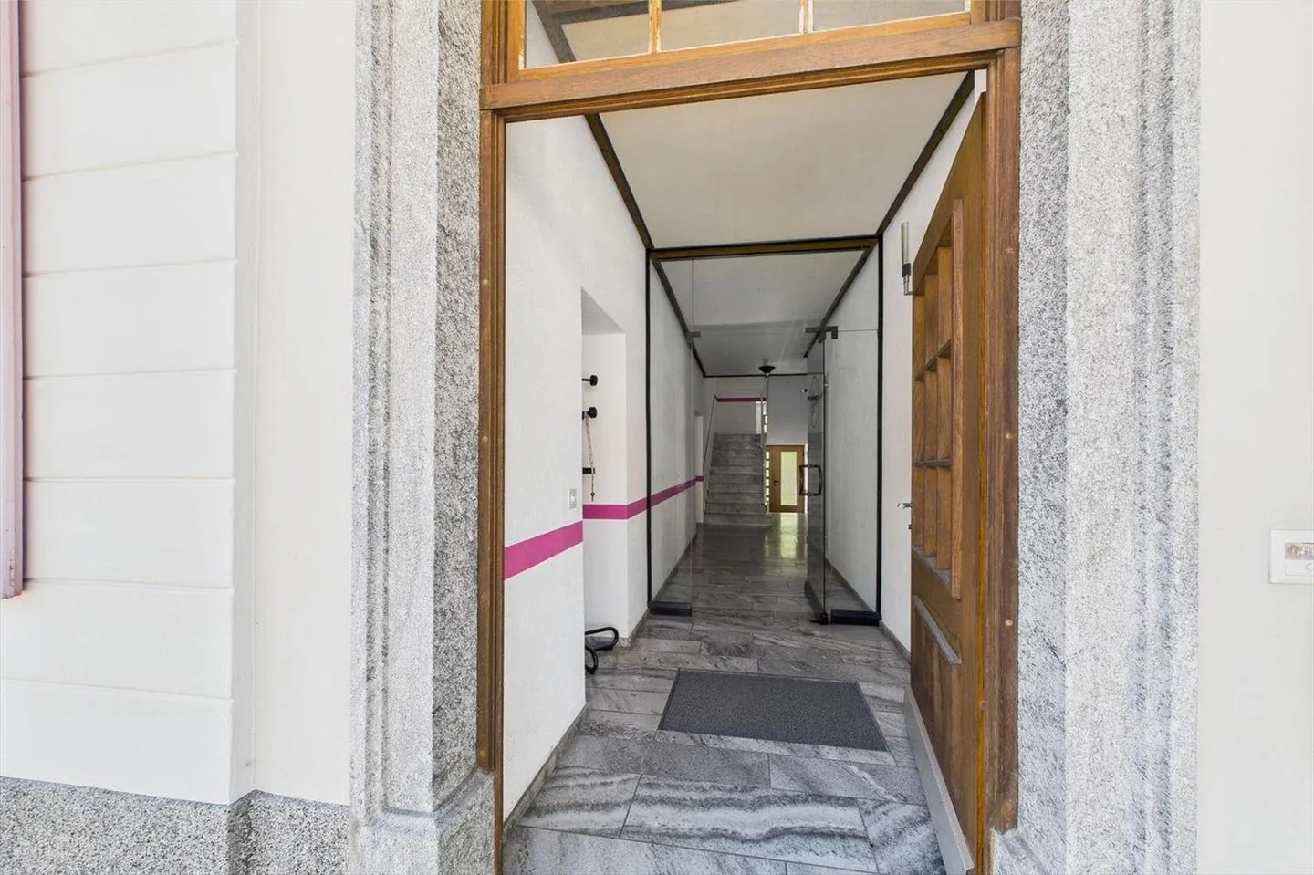 Quinto VN 119001001-2908 | Immeuble multifamilial / Bien d'investissement dans une élégante villa historique - Photo 3 sur 13