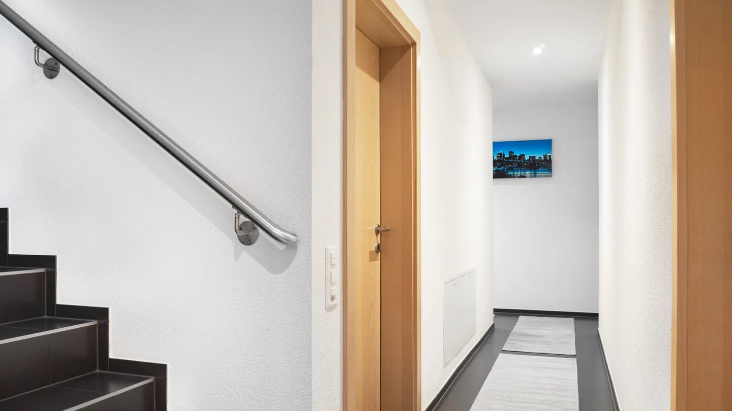 Solide 893 m³ Raumvolumen, Licht und Natur - Foto 23 von 36