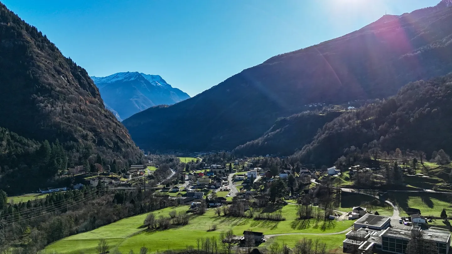 Solide 893 m³ Raumvolumen, Licht und Natur - Foto 34 von 36