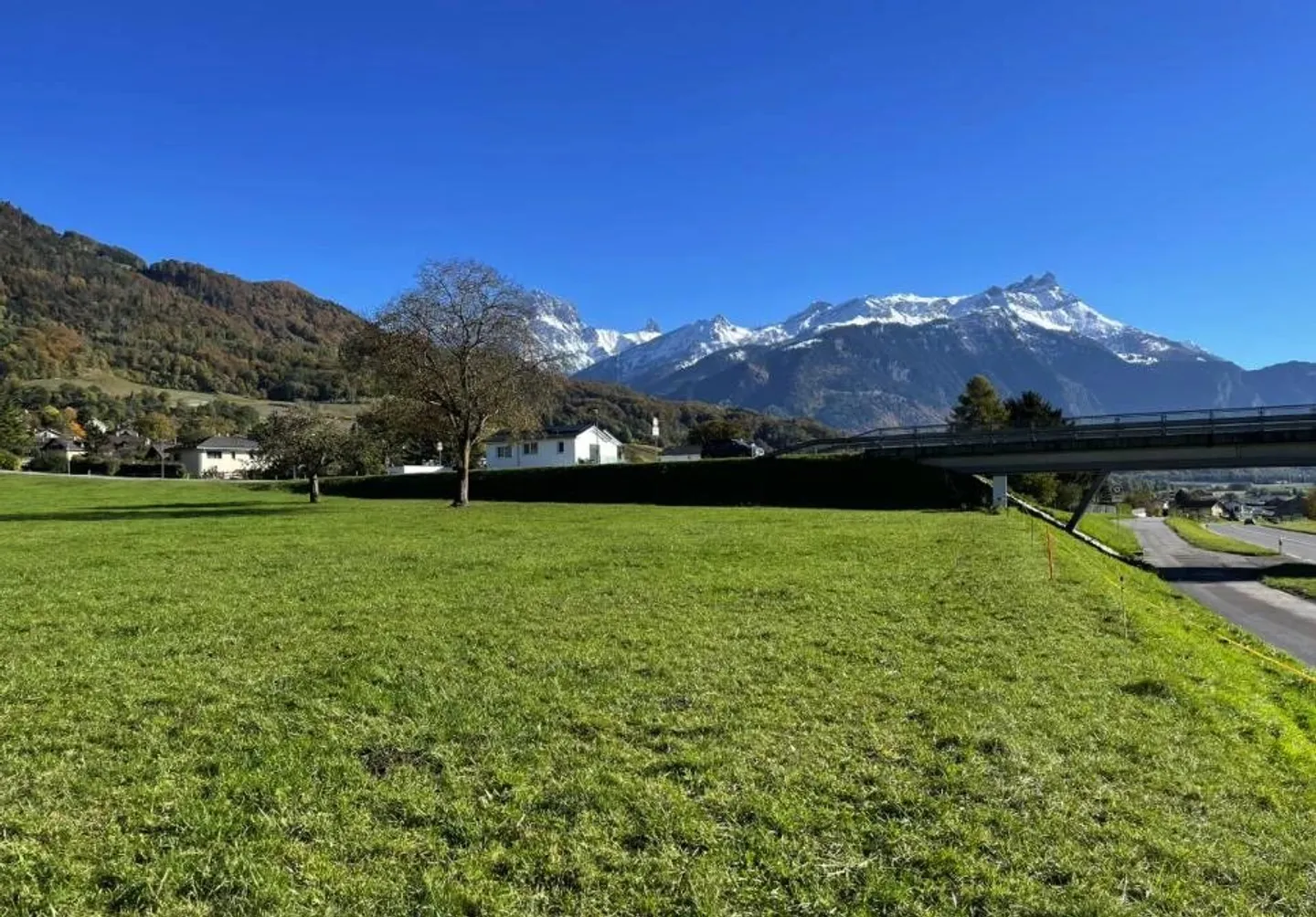 Prime Building Lot in Ollon - Photo 5 of 6