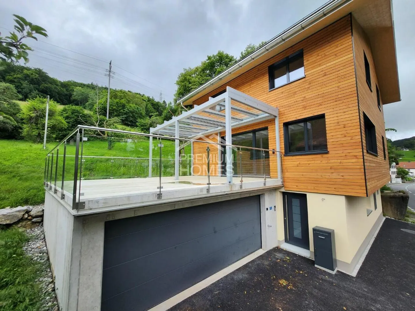 Modernes Familienhaus in Filzbach - Foto 1 von 13