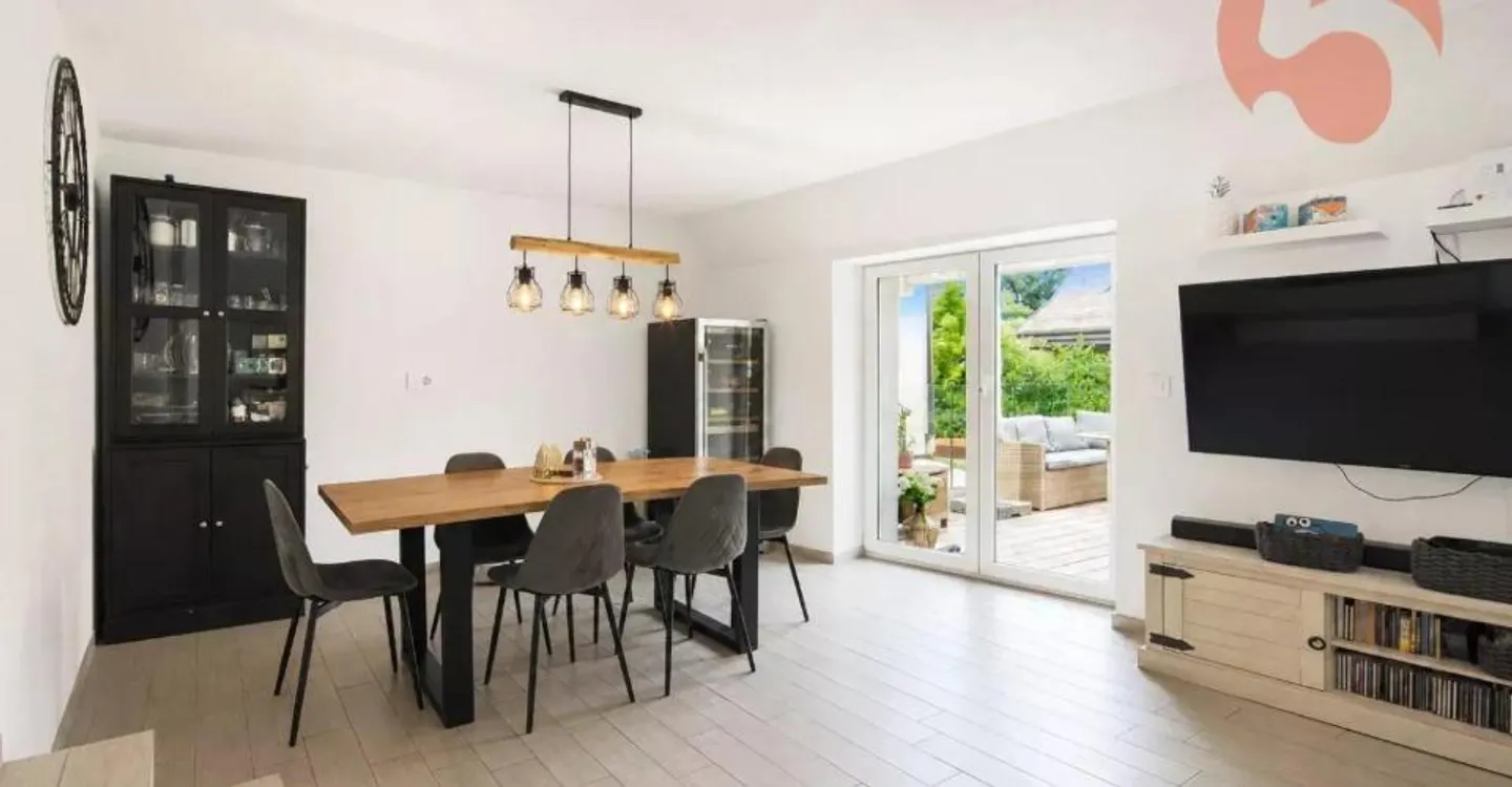 Magnificent 3.5-room apartment of 102.8 m² in a PPE of only 3 units - Photo 3 of 12