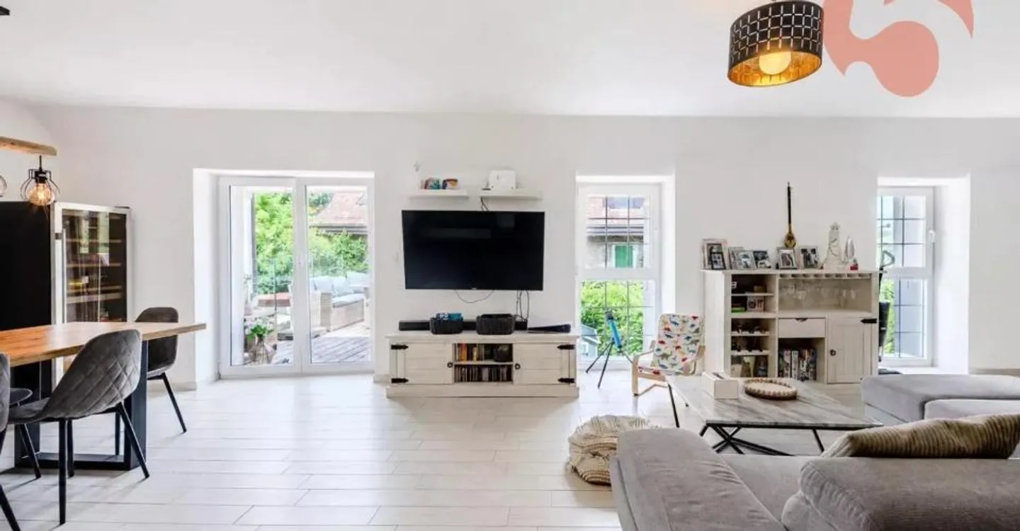 Magnificent 3.5-room apartment of 102.8 m² in a PPE of only 3 units - Photo 4 of 12