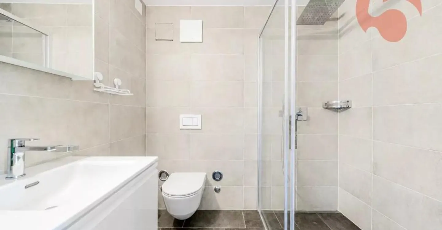 Magnificent 3.5-room apartment of 102.8 m² in a PPE of only 3 units - Photo 9 of 12