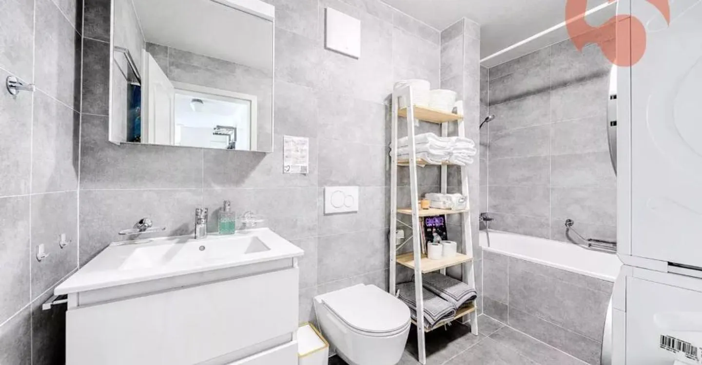 Magnificent 3.5-room apartment of 102.8 m² in a PPE of only 3 units - Photo 10 of 12