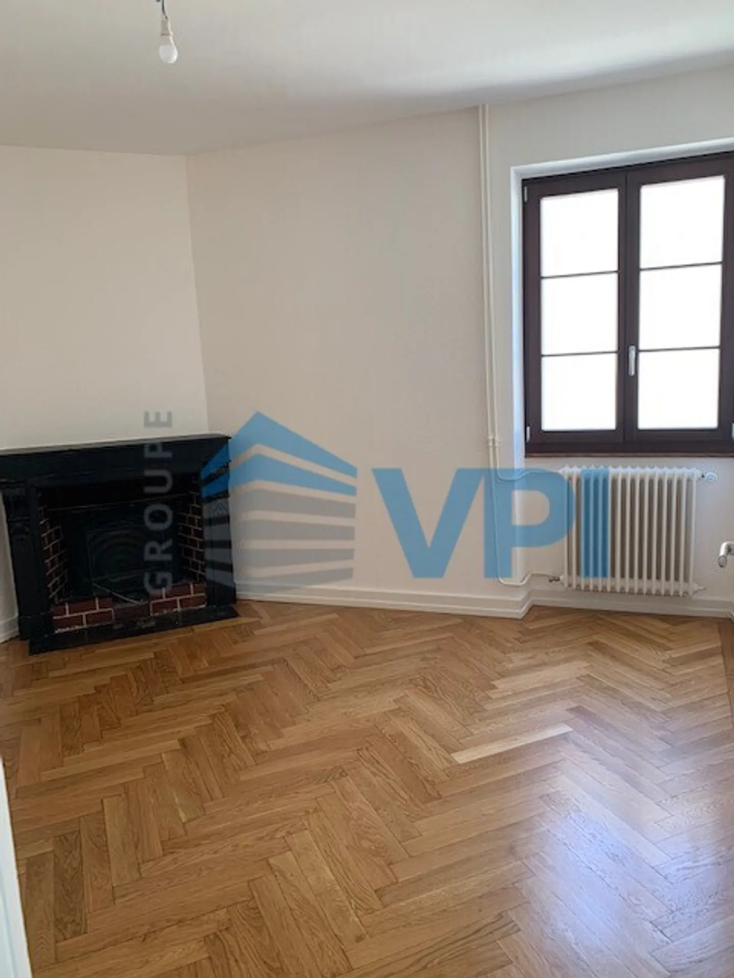 Appartement moderne de 2,5 pièces dans un immeuble villageois - Photo 5 sur 7