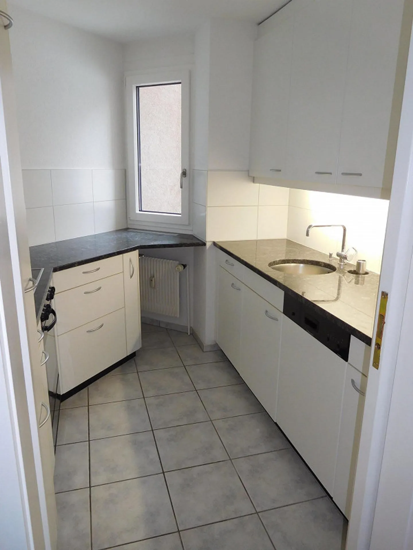 Ampio appartamento di 2,5 stanze con vista! - Foto 5 di 13