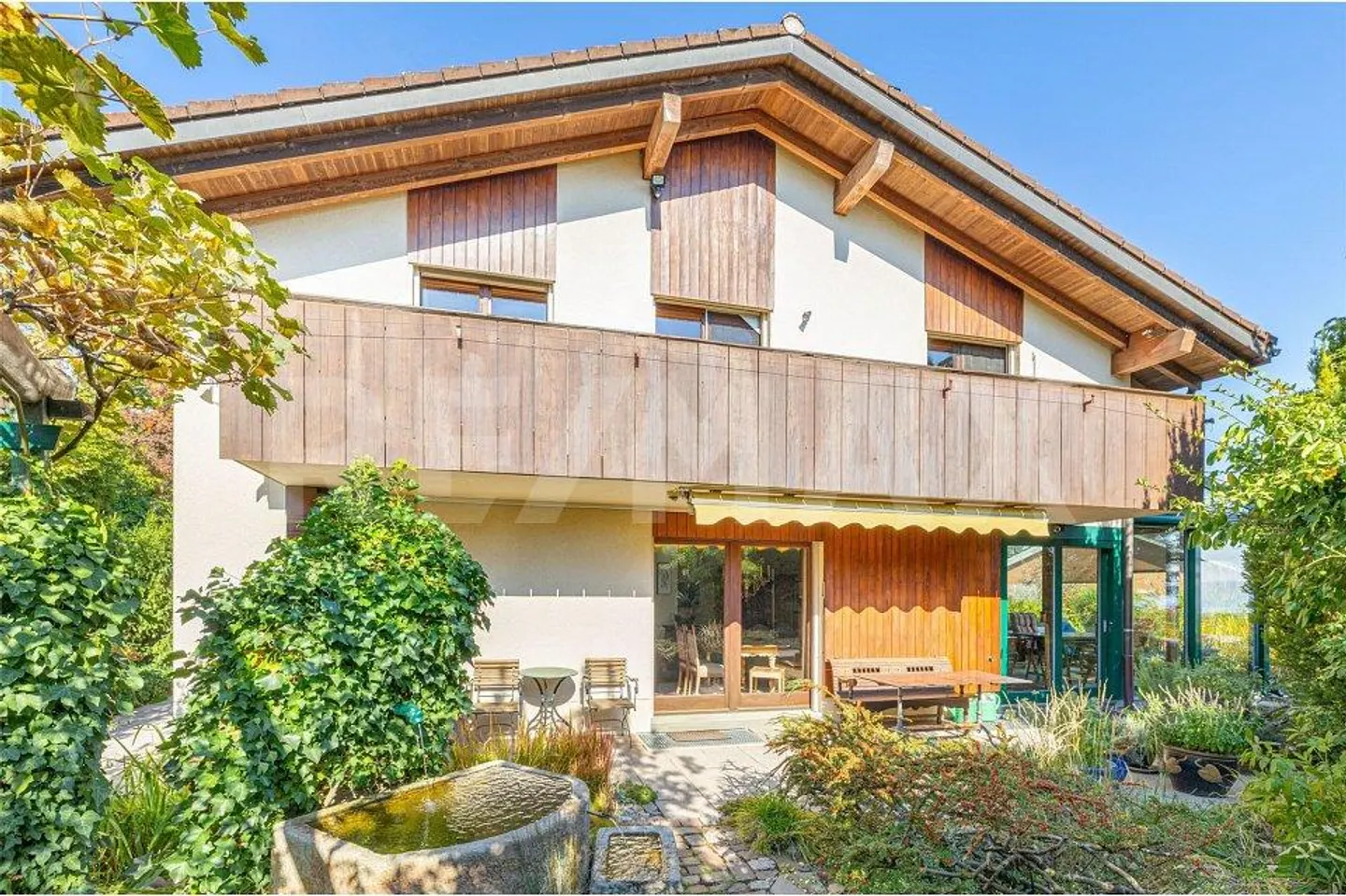 Familienhaus mit Gartenidylle - Foto 2 von 13