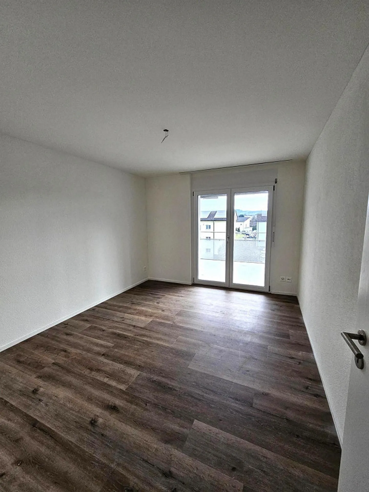 Modern 4.5 room apartment with large balcony - Photo 5 of 11