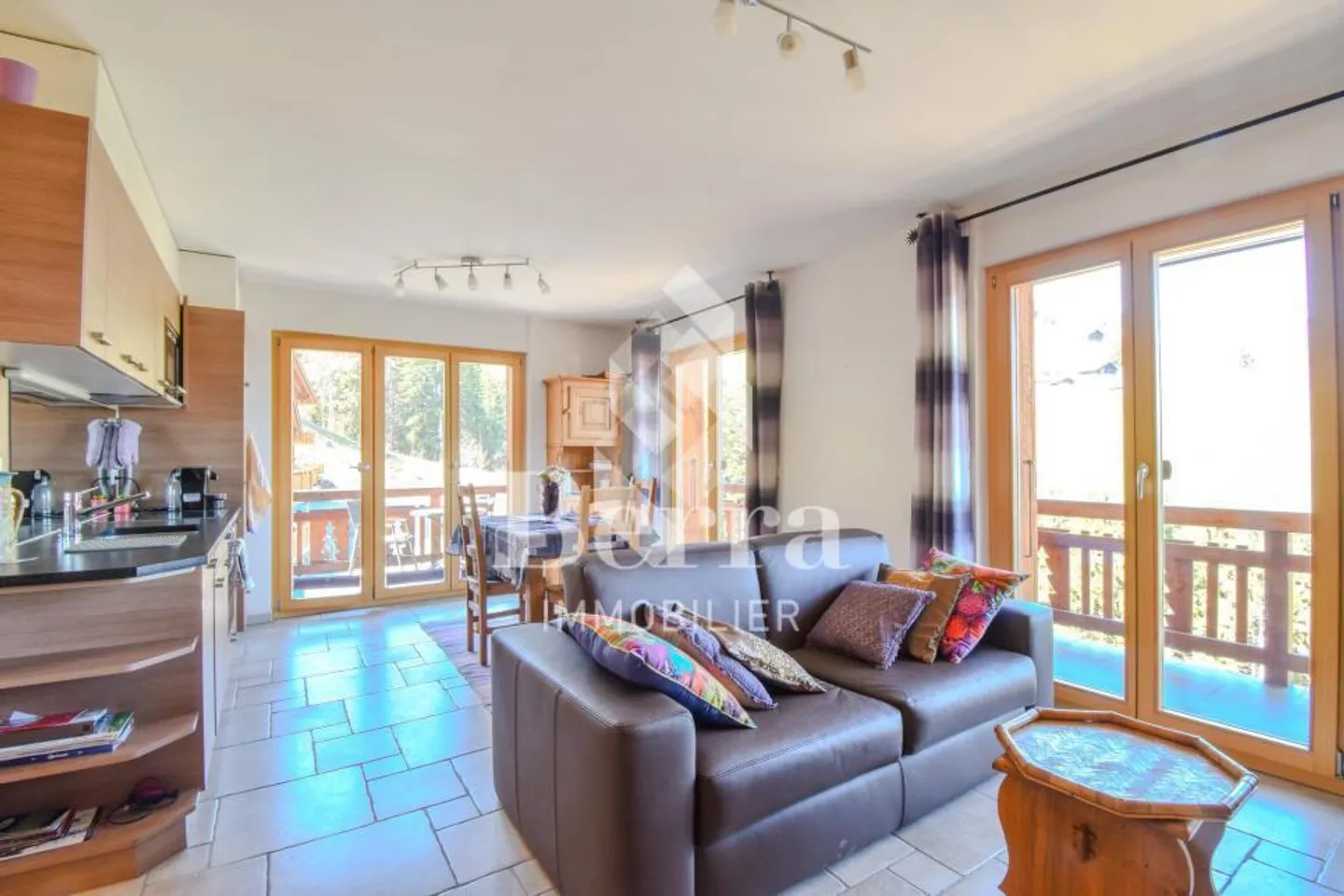 Colpo di fulmine per questo appartamento luminoso di 3,5 stanze! Possibile residenza secondaria - Foto 3 di 13