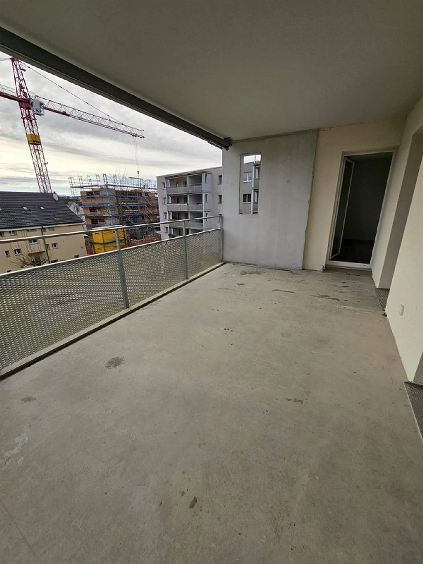 Modern 4.5 room apartment with large balcony - Photo 10 of 11