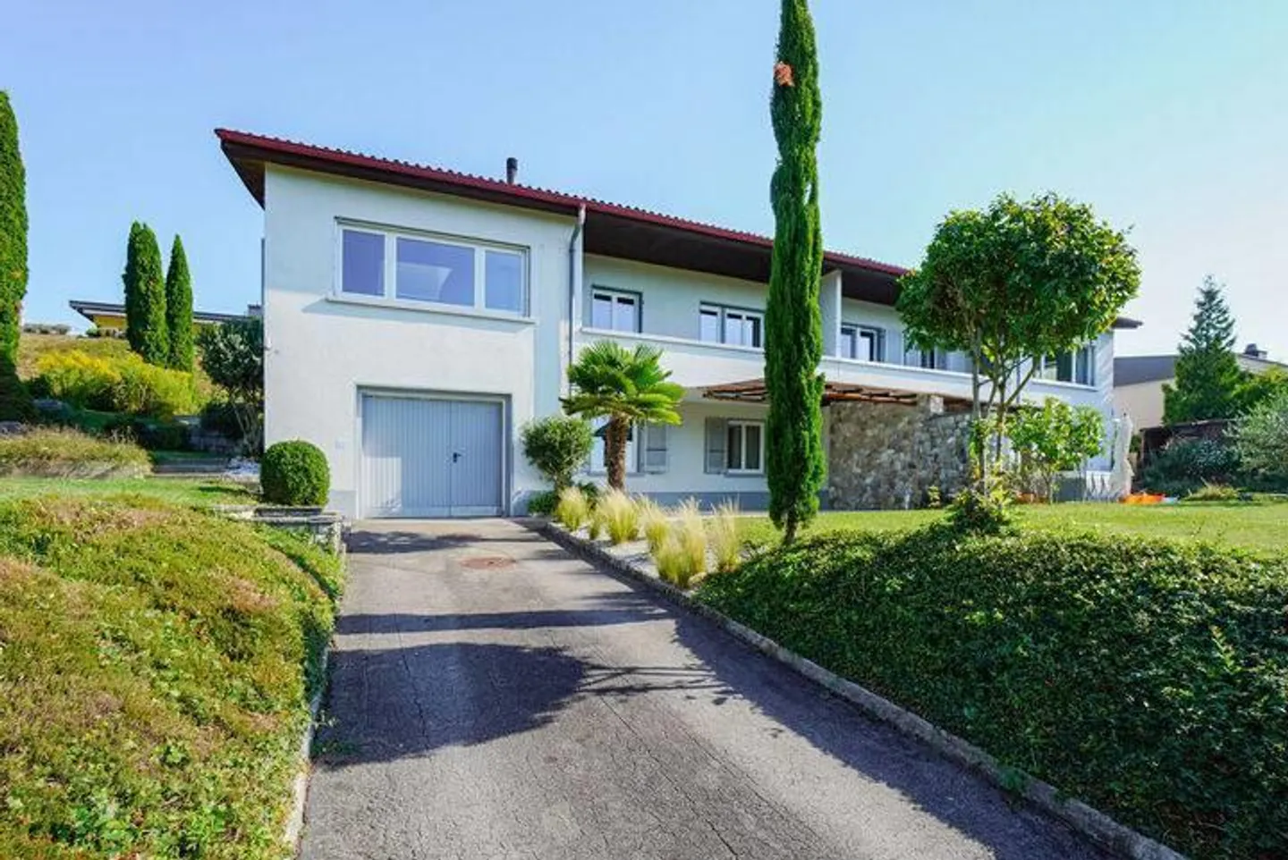 VIVERE SPAZIOSAMENTE CON VISTA SUL LAGO - Foto 1 di 8