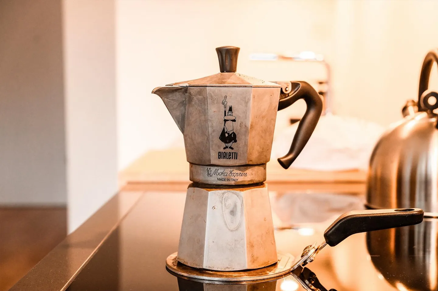 1 ½ Room Apartment with Sunny Balcony - Photo 11 of 18