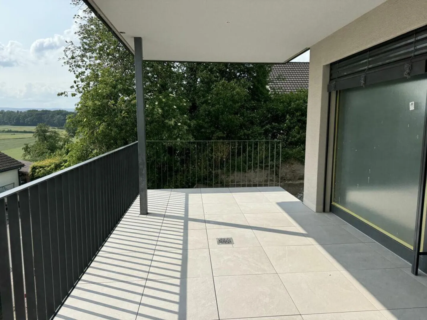 Condominio nuovo di 3,5 stanze al piano terra con 166... - Foto 3 di 12