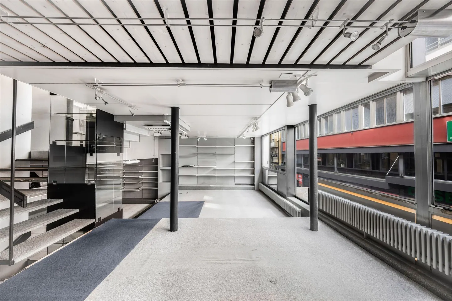 Extraordinary Commercial Space in the Heart of Neuchâtel - Photo 7 of 10