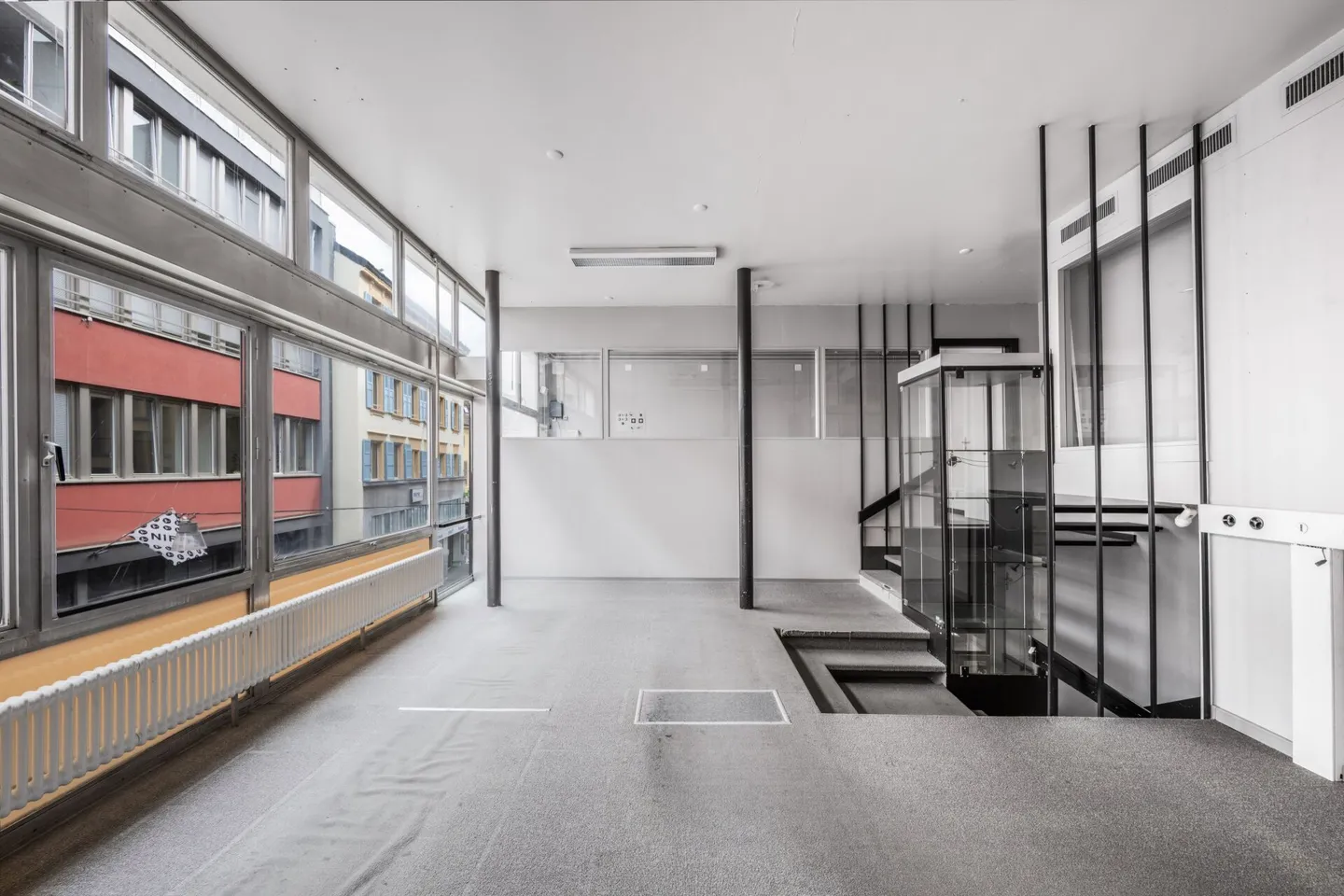 Extraordinary Commercial Space in the Heart of Neuchâtel - Photo 8 of 10