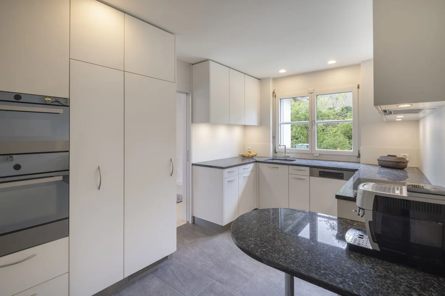 Maison individuelle bien entretenue avec jardin idyllique - Photo 5 sur 12