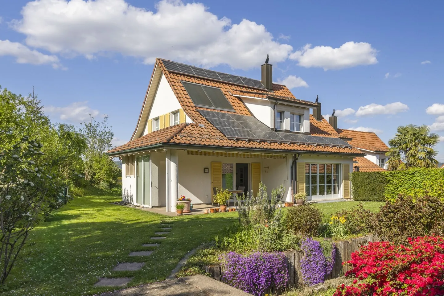 Maison individuelle bien entretenue avec jardin idyllique - Photo 1 sur 12