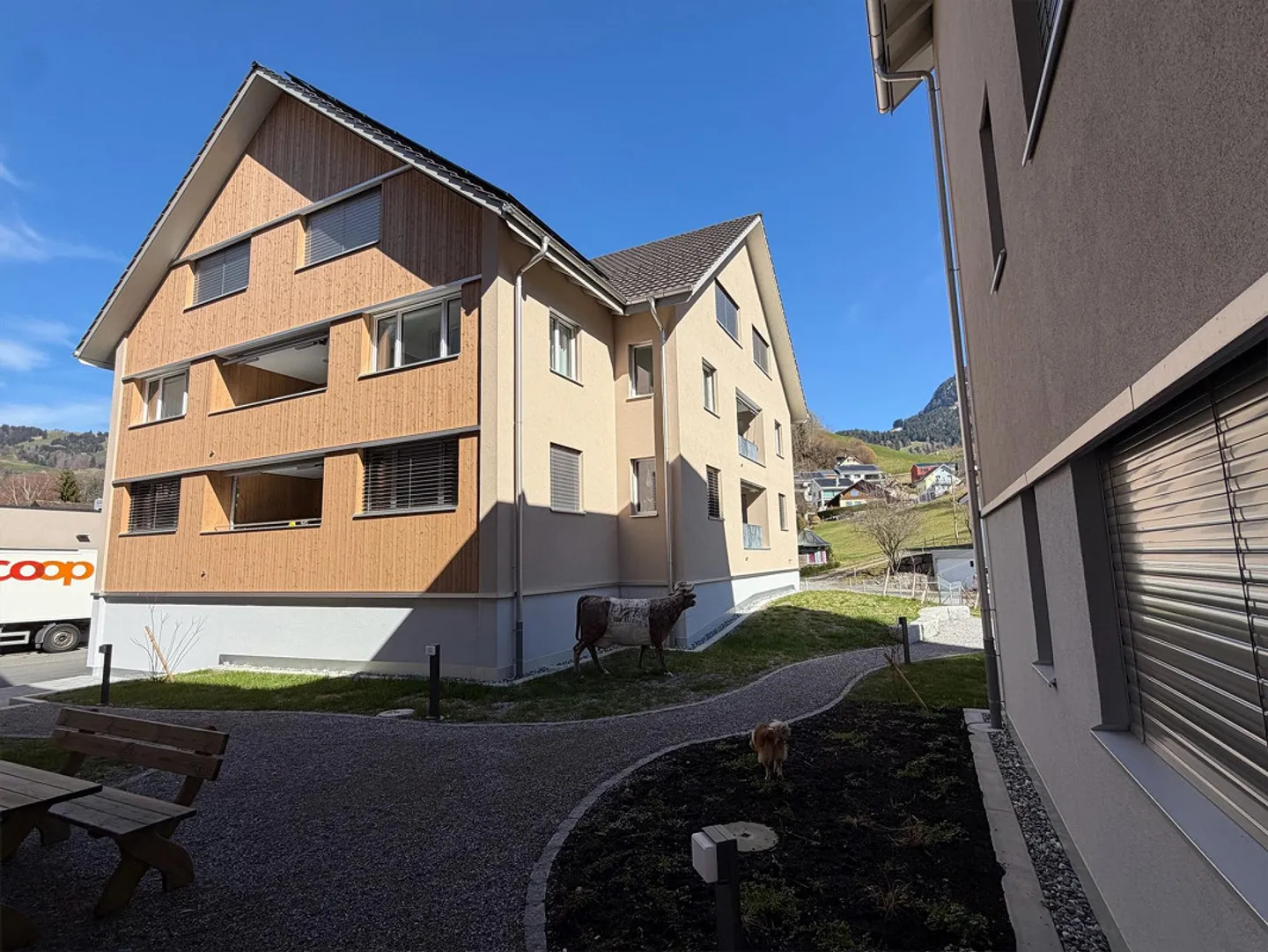 Appartement exclusif de 3 ½ pièces au 1er étage d'un nouveau bâtiment à Nesslau - Photo 3 sur 11