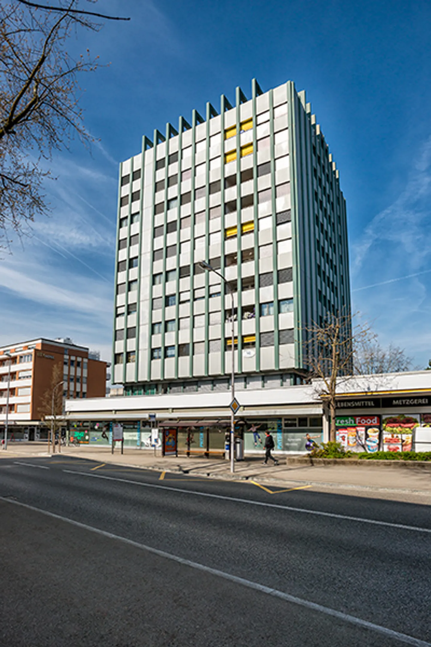 Mieten ohne Kaution - Wohnen über den Dächern im Zentrum von Wettingen! - Foto 1 von 11