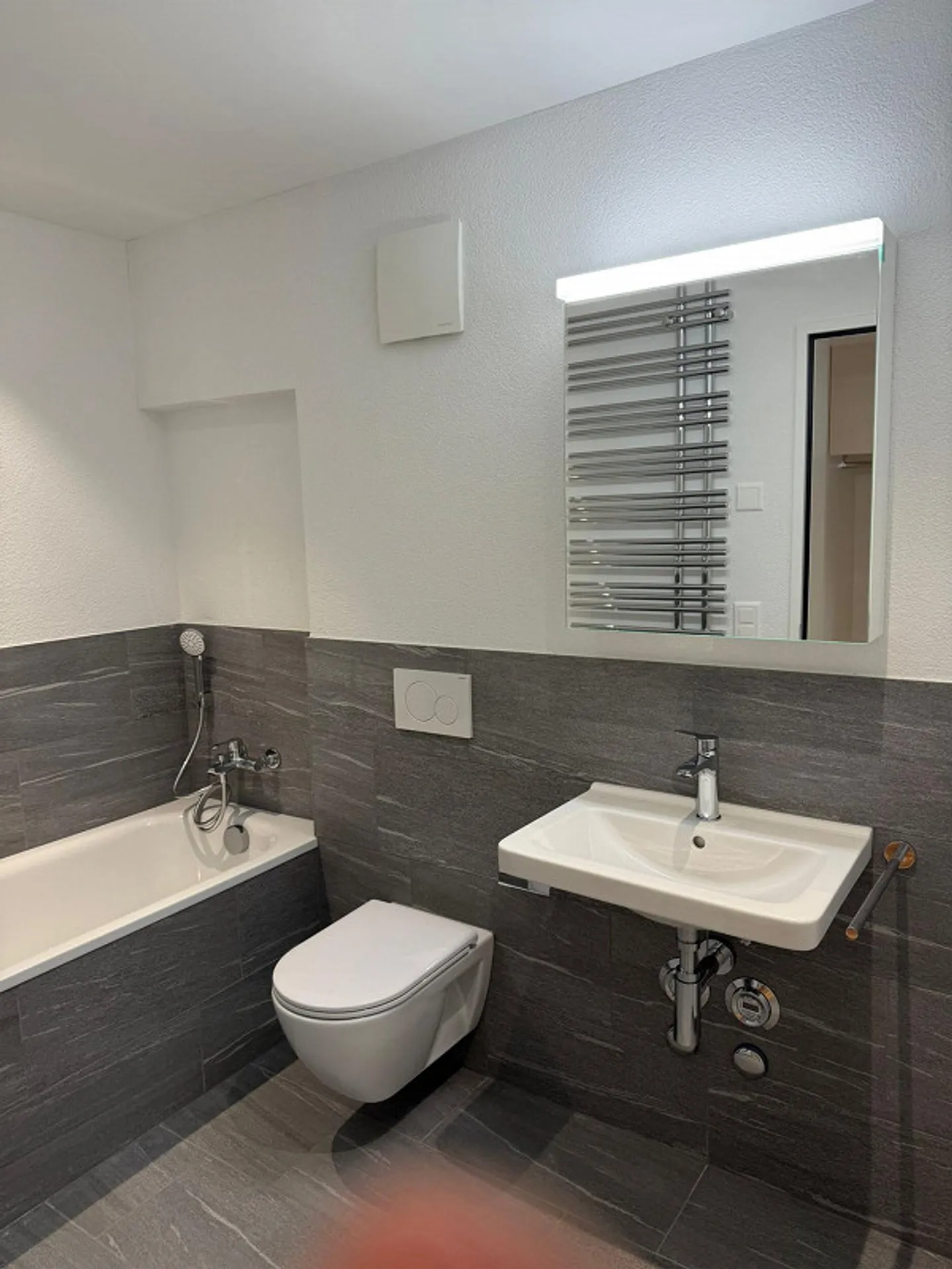 Appartement exclusif de 3 ½ pièces au 1er étage d'un nouveau bâtiment à Nesslau - Photo 7 sur 11