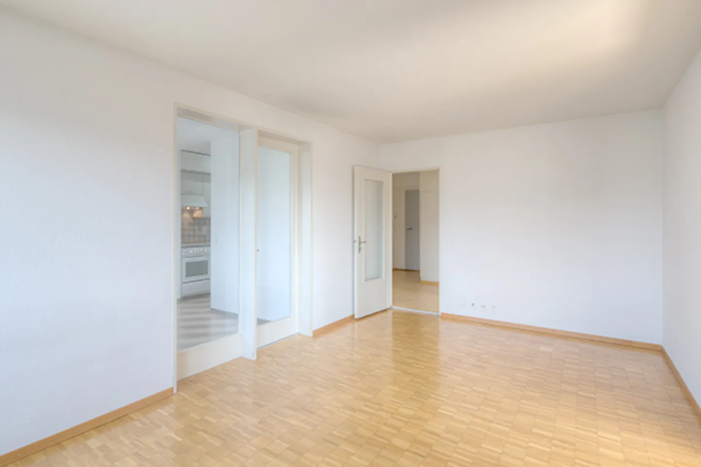 Mieten ohne Kaution - Wohnen über den Dächern im Zentrum von Wettingen! - Foto 4 von 11