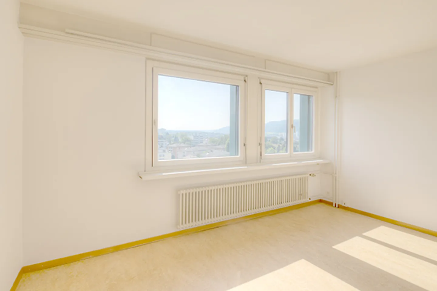 Mieten ohne Kaution - Wohnen über den Dächern im Zentrum von Wettingen! - Foto 8 von 11