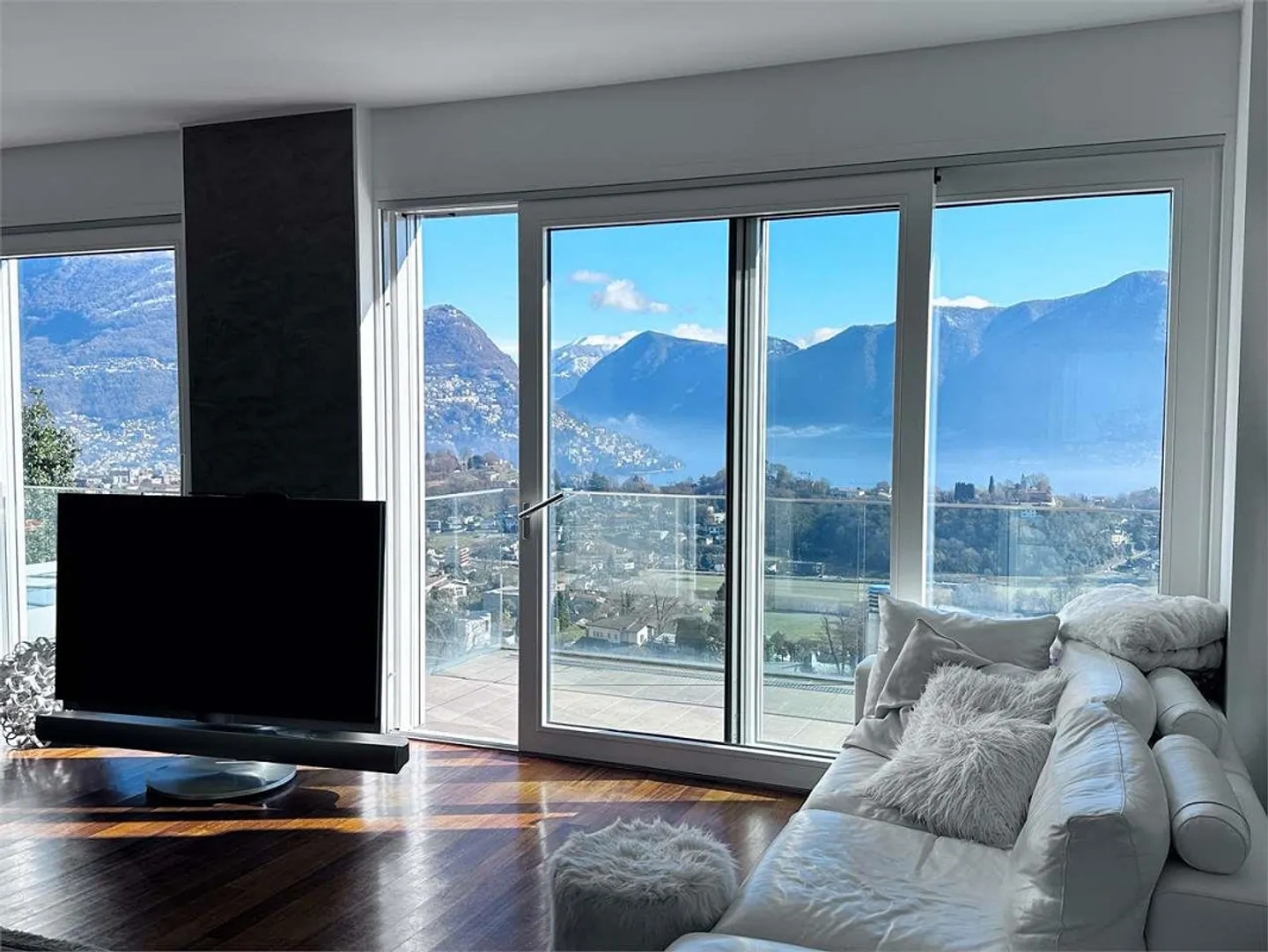 Attico Esclusivo con Vista Lago - Foto 8 di 13