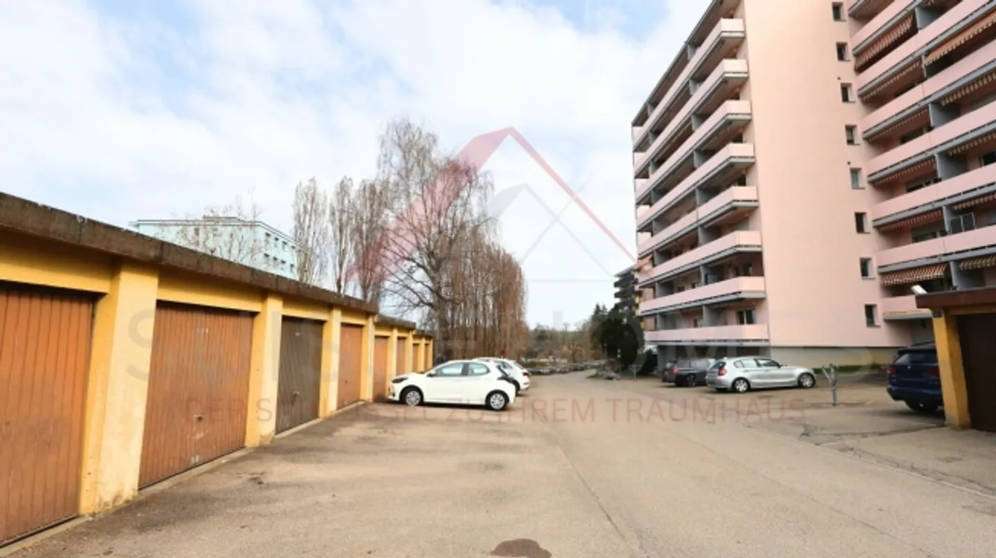 Heartthrob in the center of Fribourg - exclusive 2.5-room apartment freshly renovated - Photo 1 of 13