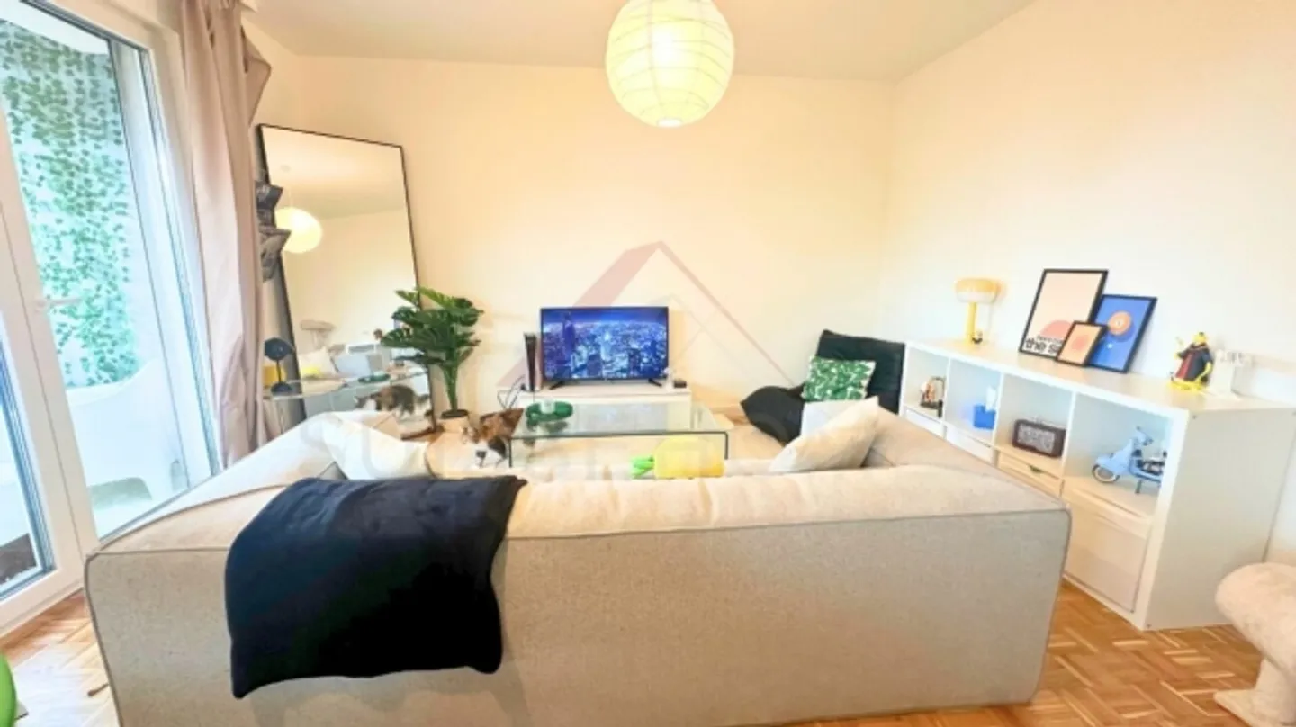 Heartthrob in the center of Fribourg - exclusive 2.5-room apartment freshly renovated - Photo 5 of 13