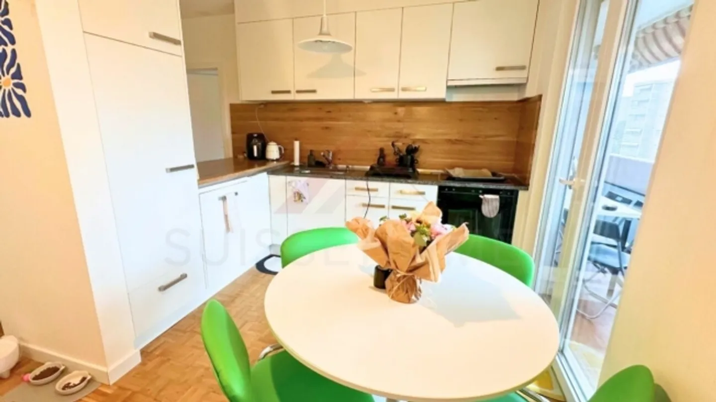 Heartthrob in the center of Fribourg - exclusive 2.5-room apartment freshly renovated - Photo 6 of 13