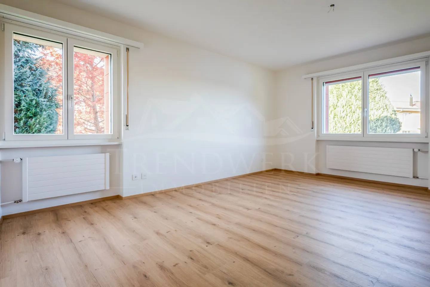 Casa unifamiliare di 6 stanze, tranquilla e luminosa a Ueberstorf - Foto 6 di 12