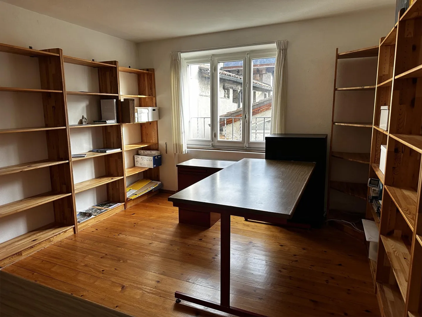 Morcote : résidence sur plusieurs niveaux avec cour privée, grotte et jardin - Photo 10 sur 13