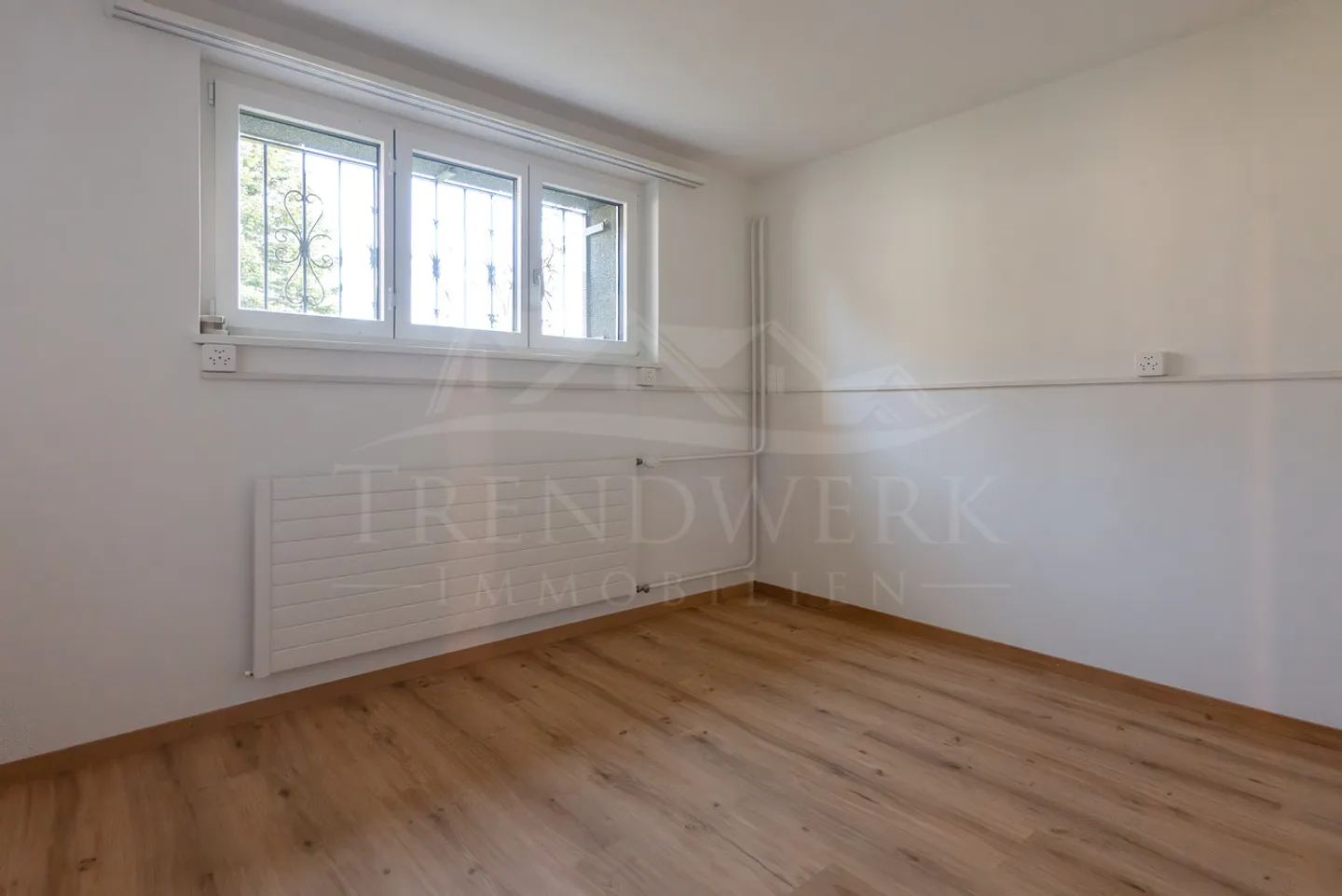 Casa unifamiliare di 6 stanze, tranquilla e luminosa a Ueberstorf - Foto 10 di 12