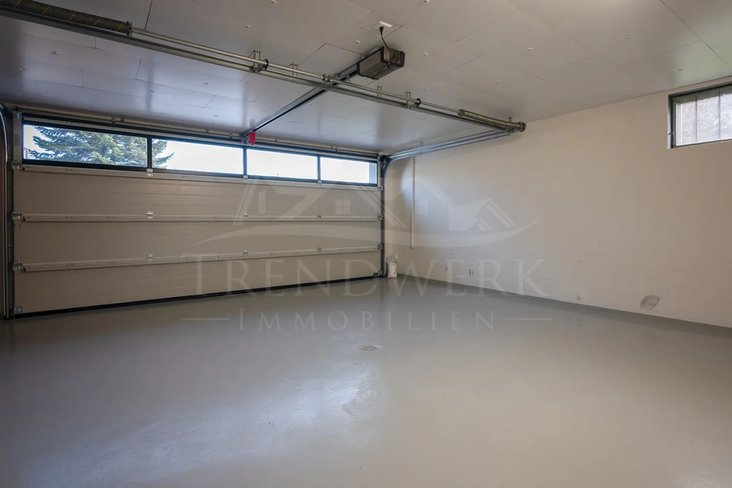 Casa unifamiliare di 6 stanze, tranquilla e luminosa a Ueberstorf - Foto 11 di 12