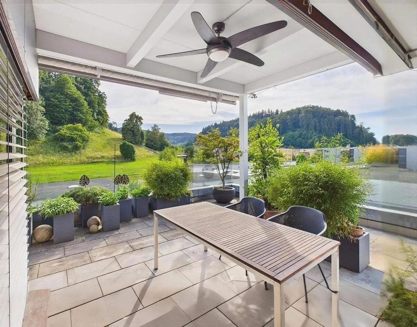 Luxuriöse Attikawohnung mit Terrasse - Foto 2 von 6