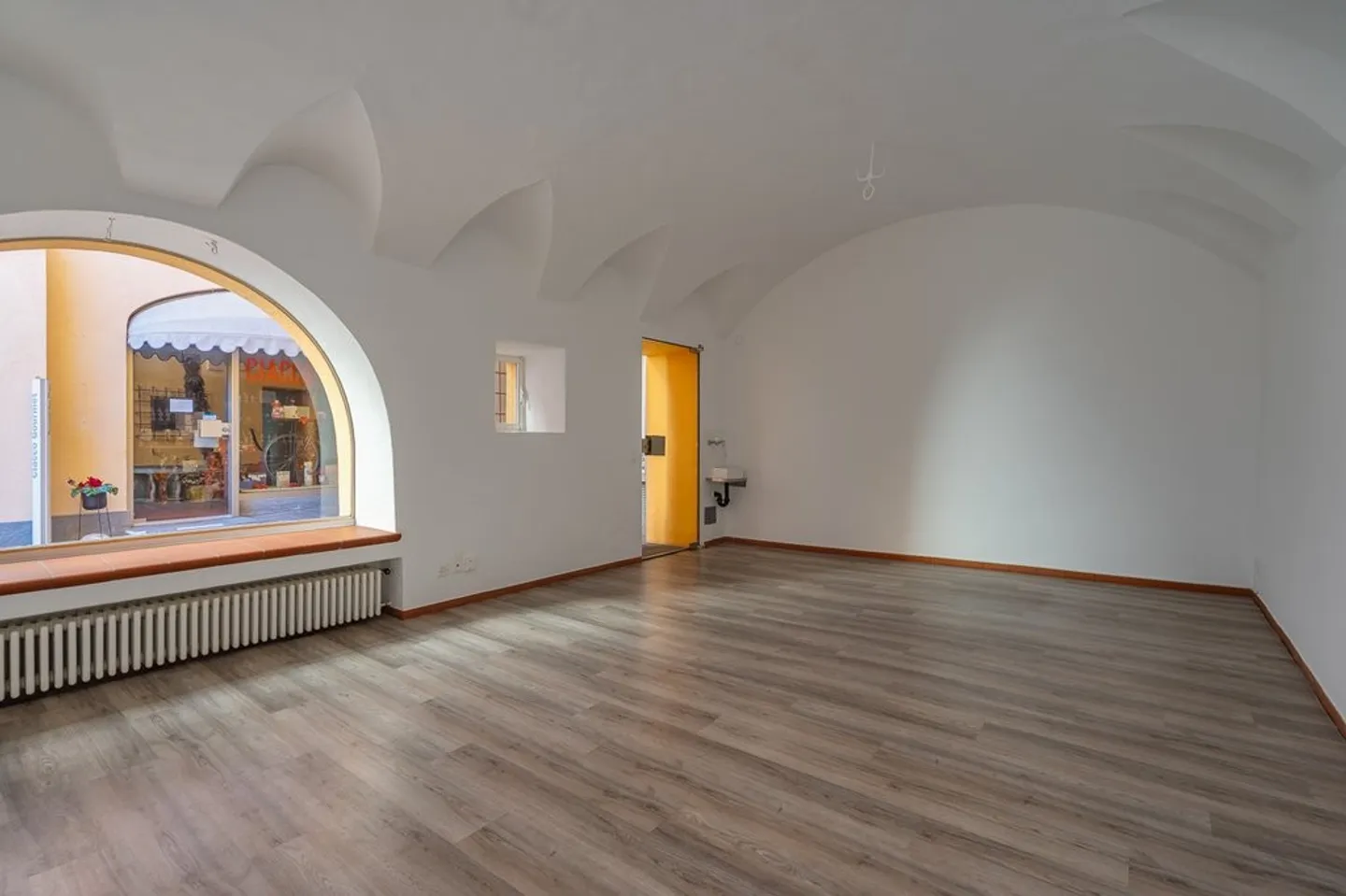 Gewerbliche Räumlichkeiten zu vermieten - Zentrum Ascona - Foto 6 von 9