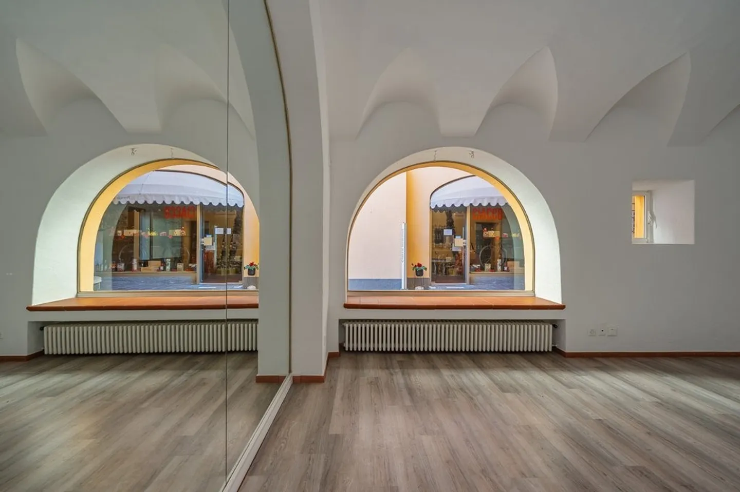 Gewerbliche Räumlichkeiten zu vermieten - Zentrum Ascona - Foto 8 von 9