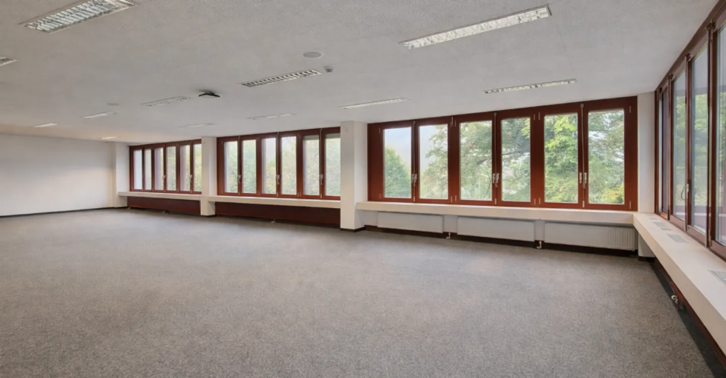 Ufficio moderno con servizi - Foto 3 di 4