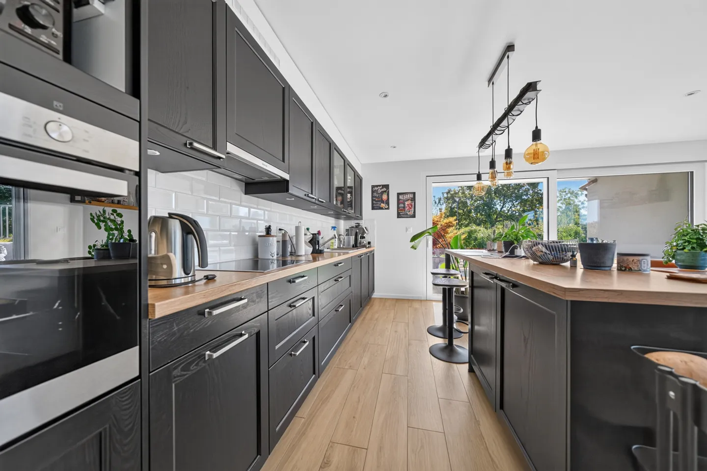 Schöne 4,5-Zimmer-Wohnung mit zwei Terrassen und Garten - Foto 3 von 12